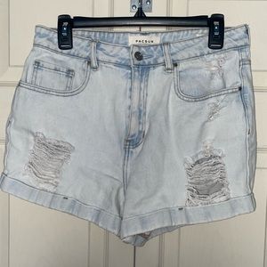 Pacsun Lightwash Distressed Mom Jean Shorts Size 29